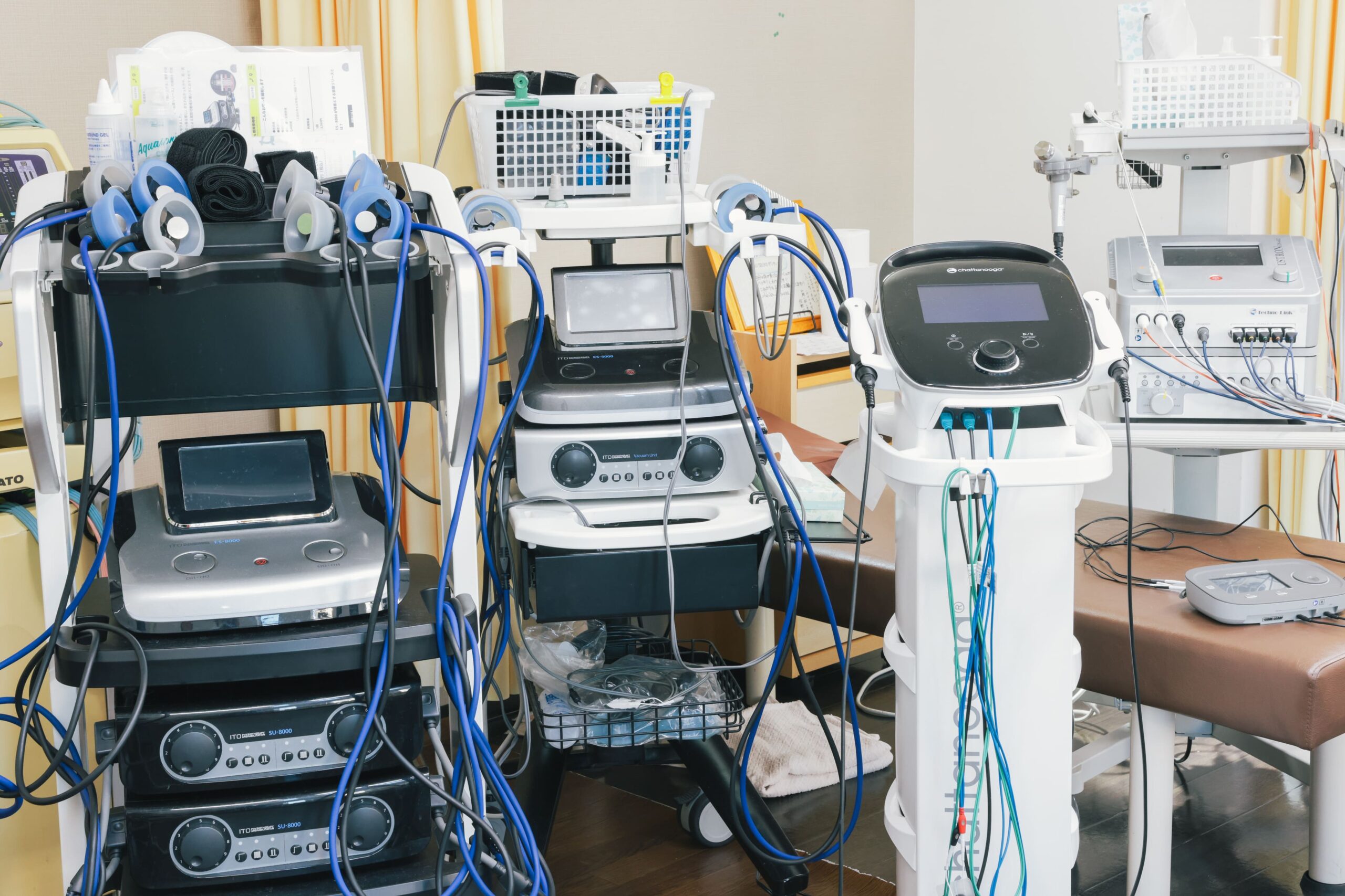 アスリートゴリラ鍼灸接骨院の医療機器