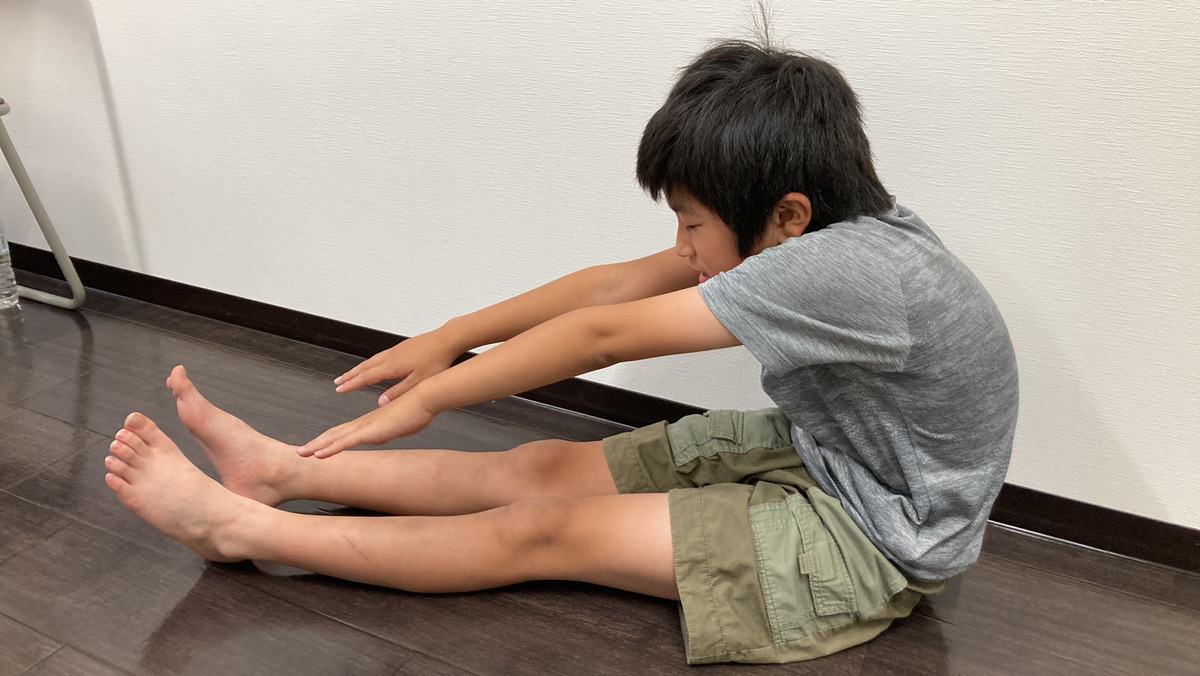 オスグッドにおけるハムストリングスのストレッチ